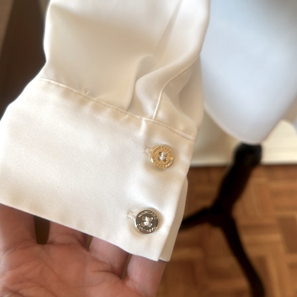 💕Marciano White D Ring Peekaboo Neckline Long Sleeve Blouse M EUC - Picture 5 of 8